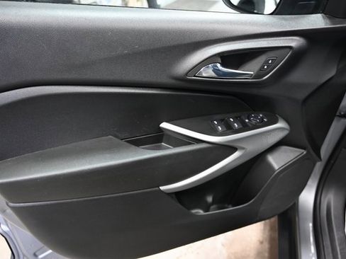 Used 2024 Chevrolet Trax LS image 25