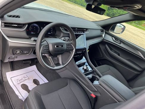 New 2026 Jeep Grand Cherokee Laredo AWD/4WD image 23