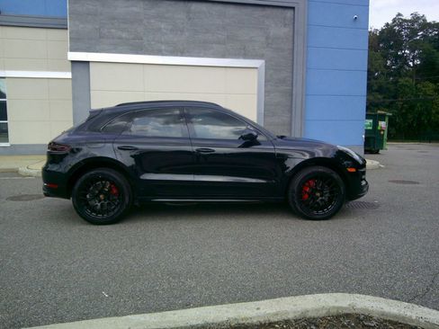 Used 2018 Porsche Macan Turbo image 33