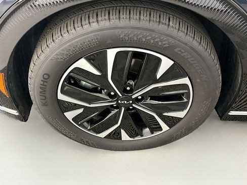 Used 2024 Kia EV6 Wind AWD/4WD image 11