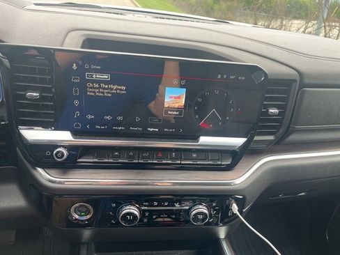 Used 2024 GMC Sierra 1500 SLT w/ SLT Convenience Package image 8