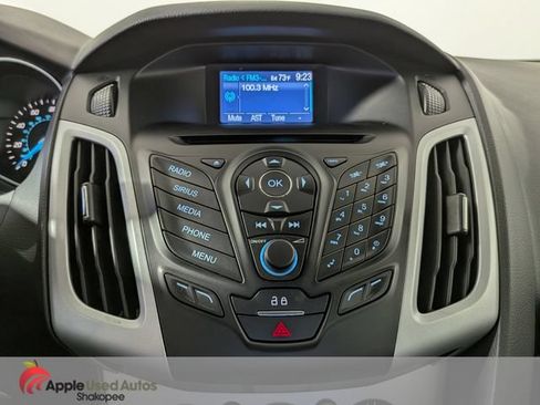 Used 2014 Ford Focus SE w/ SE Winter Package FWD image 18