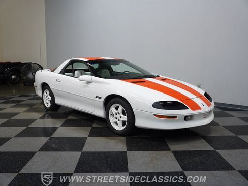 Used 1997 Chevrolet Camaro Z28 w/ Preferred Equipment Group 2 RWD image 17