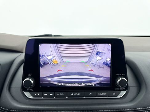 Used 2022 Nissan Rogue SV w/ SV Premium Package image 11