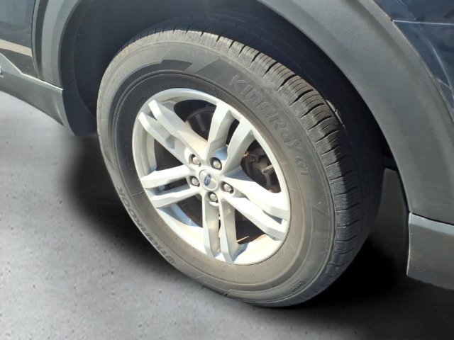 Used 2023 Ford Explorer XLT AWD/4WD image 17