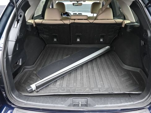 Used 2018 Subaru Outback 2.5i Limited AWD/4WD image 16