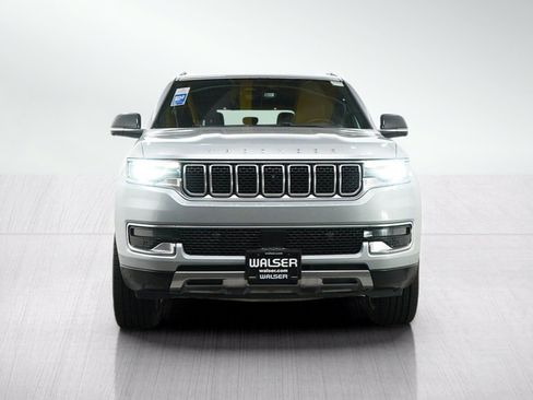 Used 2023 Jeep Wagoneer Series III w/ Premium Group I AWD/4WD image 8