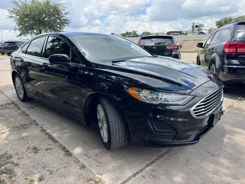 Used 2019 Ford Fusion SE FWD image 3