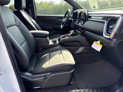 New 2026 GMC Canyon Elevation w/ Convenience Package RWD image 9