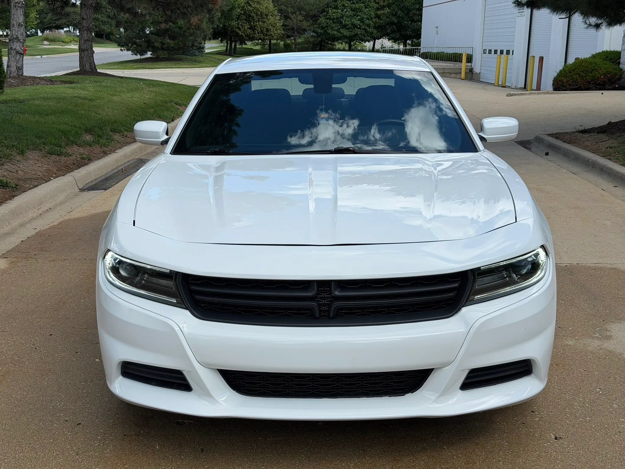 Used 2022 Dodge Charger SXT RWD image 2