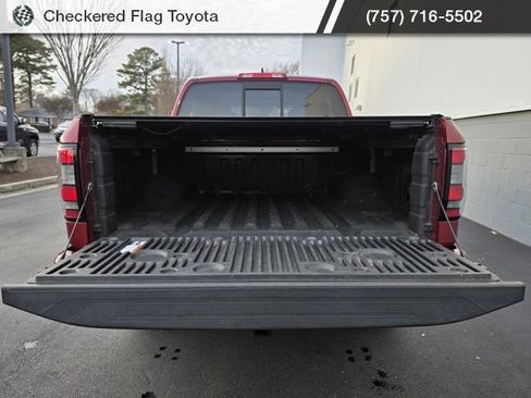 Used 2022 Nissan Frontier PRO-4X image 16