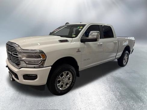 Used 2024 RAM 2500 Laramie AWD/4WD image 2