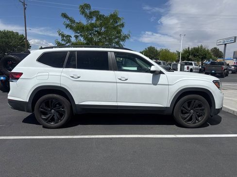 Used 2023 Volkswagen Atlas SE w/ Panoramic Sunroof Package AWD/4WD image 2