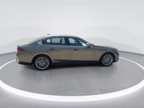 Used 2024 BMW 530i RWD image 9
