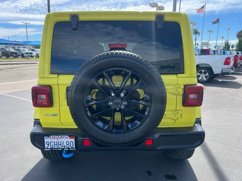 Used 2023 Jeep Wrangler Unlimited Sahara AWD/4WD image 17
