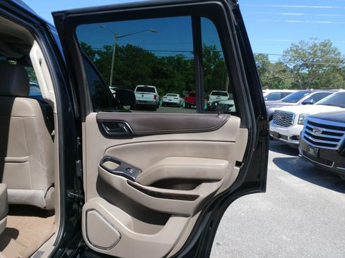 Used 2017 GMC Yukon SLT AWD/4WD image 29