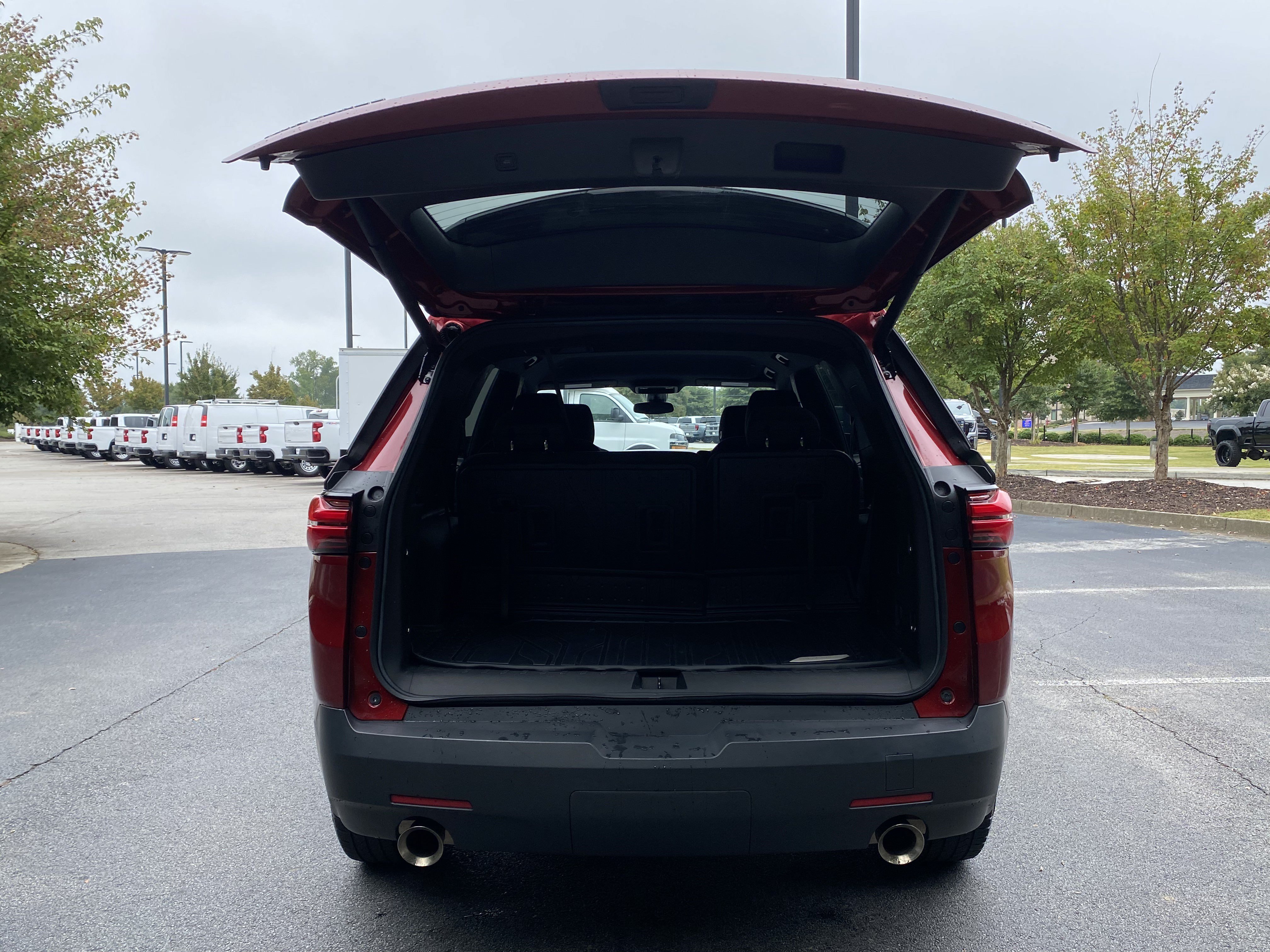 Used 2023 Chevrolet Traverse LT FWD image 11