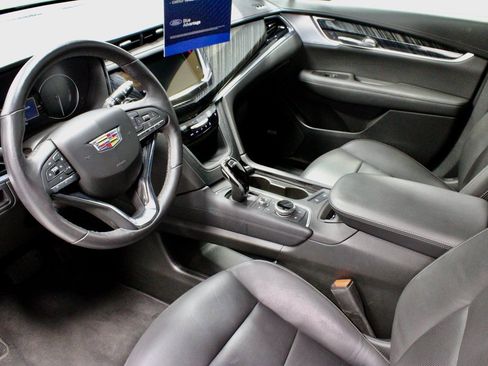 Used 2025 Cadillac XT6 Premium Luxury image 26