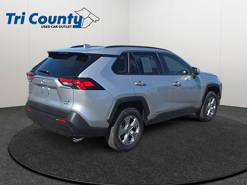 Used 2025 Toyota RAV4 XLE AWD/4WD image 8