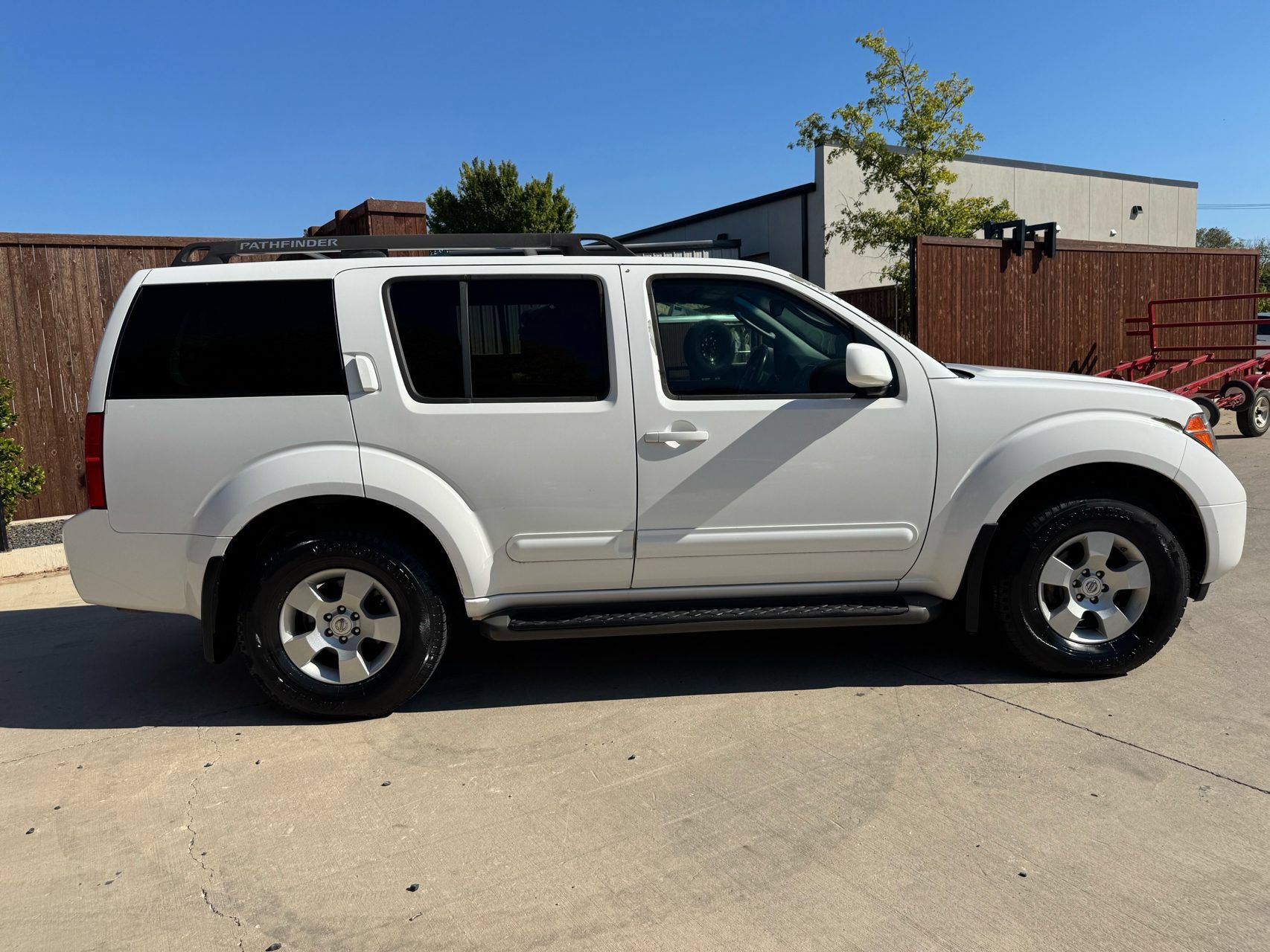 Used 2006 Nissan Pathfinder SE w/ (G01) SE Comfort Pkg RWD image 2