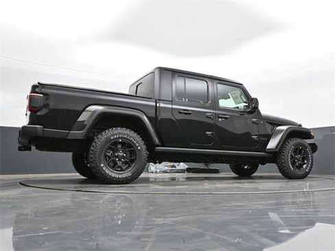 Used 2024 Jeep Gladiator Sport image 38