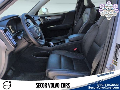 Used 2023 Volvo XC40 B5 Plus w/ Driver Assist Package AWD/4WD image 8