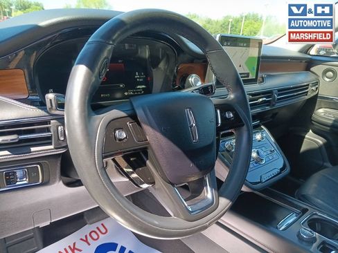 Used 2022 Lincoln Corsair Reserve w/ Equipment Group 201A AWD/4WD image 4