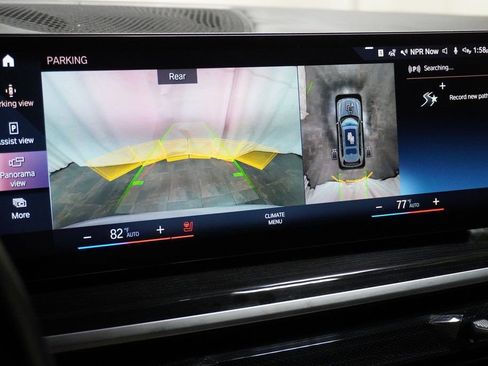 Used 2023 BMW X7 xDrive40i w/ Executive Package image 31