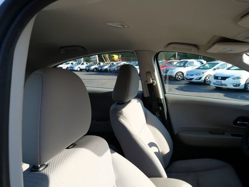 Used 2016 Honda HR-V LX image 29