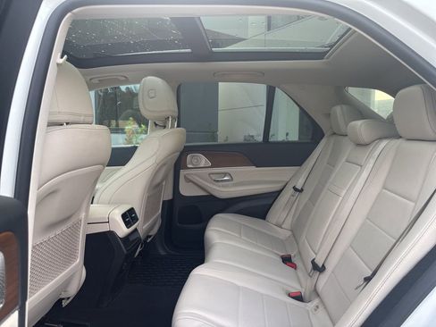 Used 2022 Mercedes-Benz GLE 350 4MATIC w/ Premium Package image 24