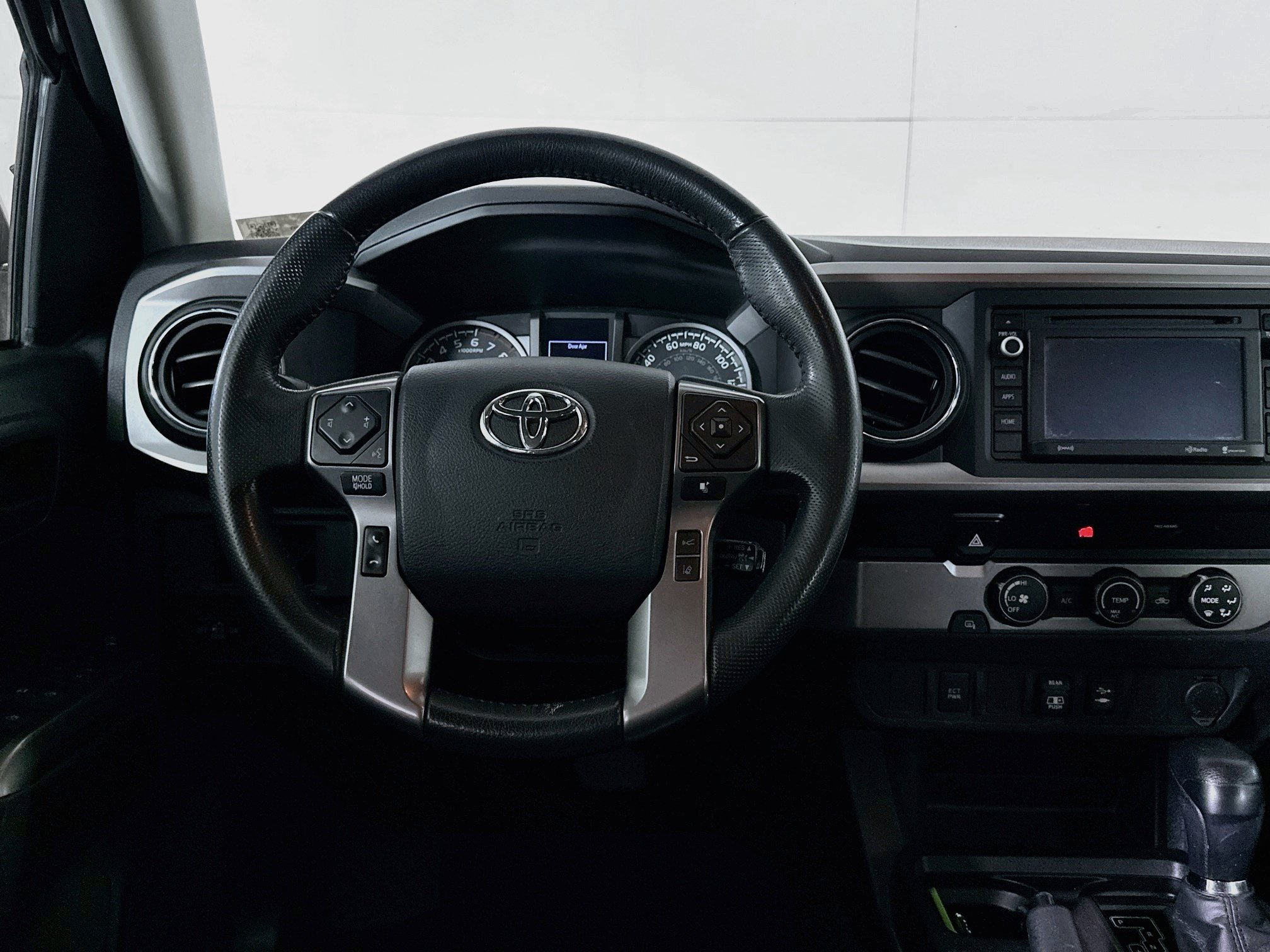 Used 2019 Toyota Tacoma SR5 RWD image 17