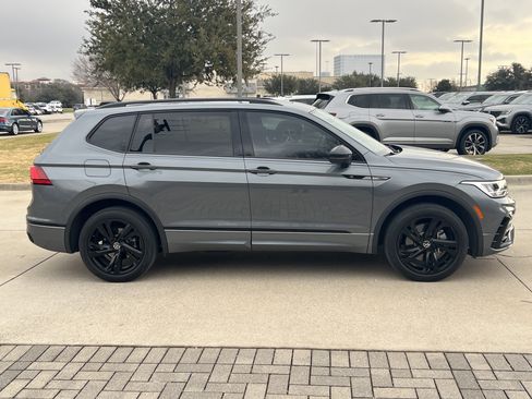 Certified 2023 Volkswagen Tiguan SE R-Line image 11