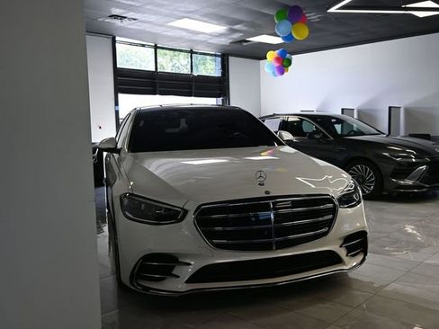 Used 2022 Volkswagen Taos SE w/ Panoramic Sunroof Package image 6