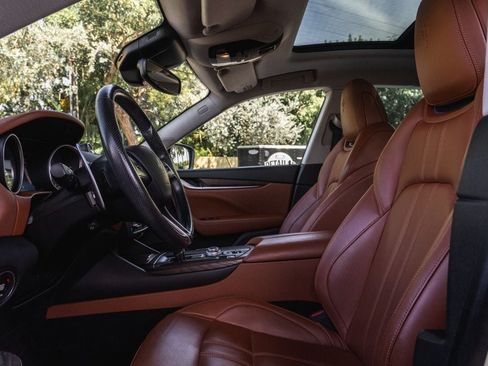 Used 2017 Maserati Levante S AWD/4WD image 11