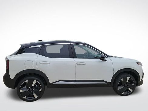 New 2025 Nissan Kicks SR w/ SR Premium Package image 6