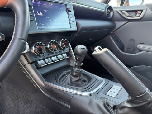 Used 2024 Toyota GR86 Premium w/ Performance Package image 13