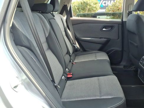 Used 2021 Nissan Rogue SV image 16