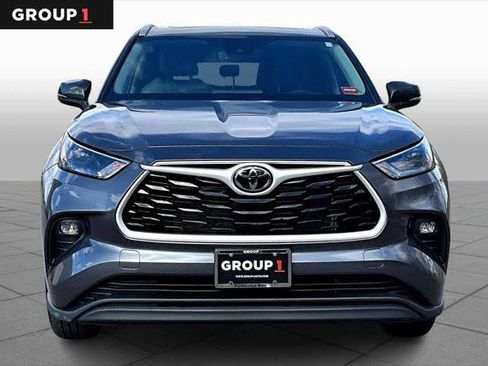 Certified 2025 Toyota Highlander XLE w/ Protection Package #3 (TMS) AWD/4WD image 4