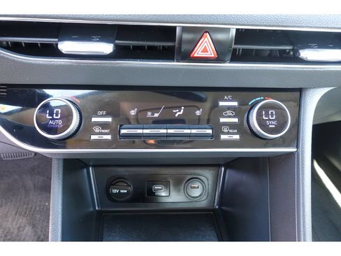 Used 2023 Hyundai Sonata SEL w/ Preferred Accessory Package FWD image 17