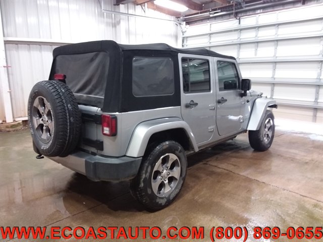 Used 2017 Jeep Wrangler Unlimited Sahara AWD/4WD image 5