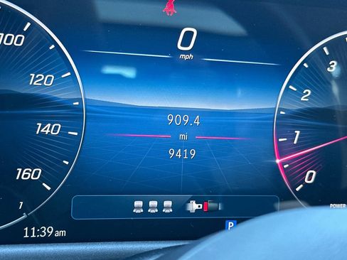 Used 2025 Mercedes-Benz E 350 4MATIC Sedan image 21