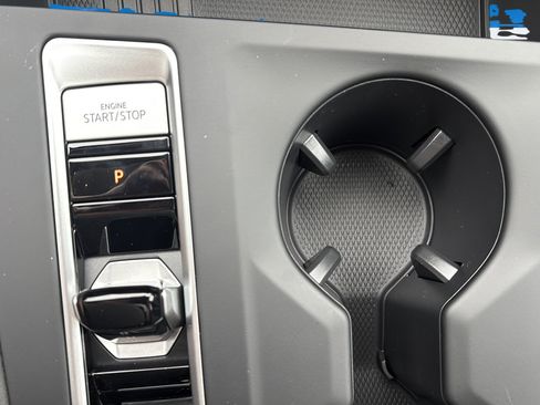 New 2026 Volkswagen Atlas SE FWD image 28