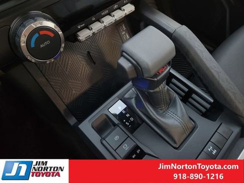 Used 2025 Toyota Tacoma TRD Off-Road image 21