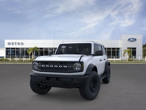New 2026 Ford Bronco 4-Door w/ Sasquatch Package AWD/4WD image 2