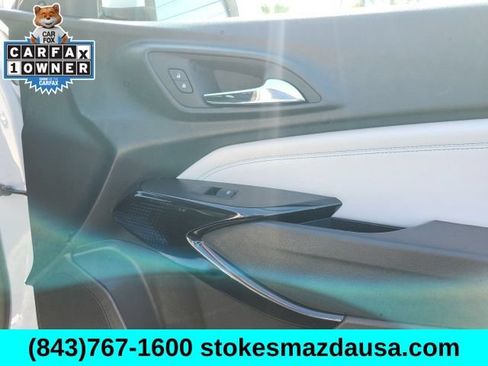 Used 2024 Chevrolet Trax LT w/ Sunroof Package FWD image 21