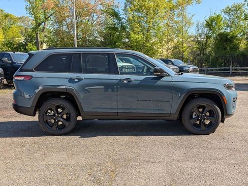 New 2026 Jeep Grand Cherokee Limited AWD/4WD image 2