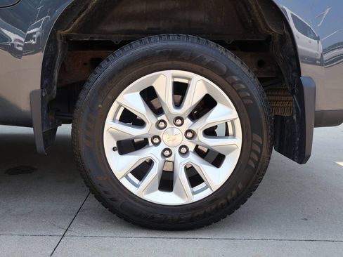 Used 2021 Chevrolet Silverado 1500 Custom AWD/4WD image 39