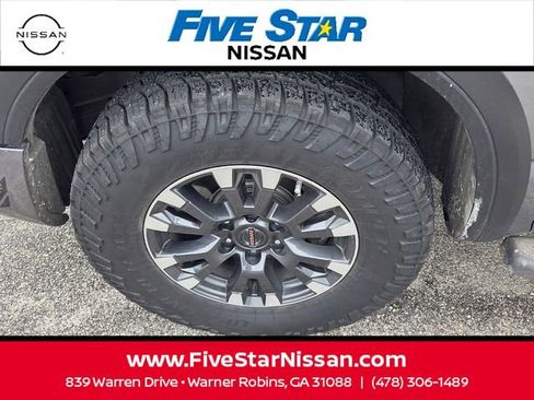 Used 2021 Nissan Titan PRO-4X w/ Pro-4x Convenience Package AWD/4WD image 17