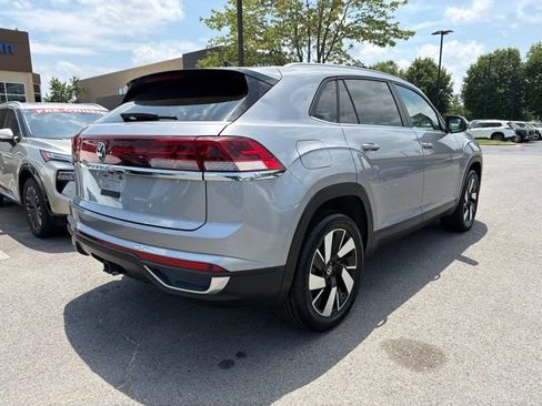 Used 2025 Volkswagen Atlas Cross Sport SE FWD image 8