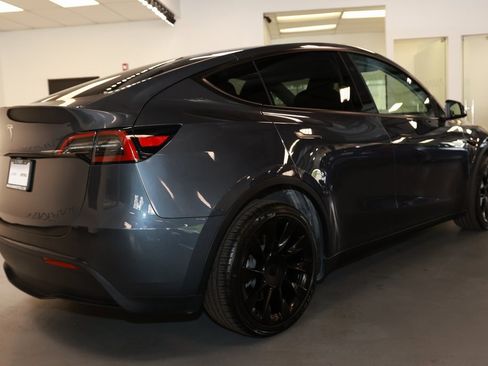 Used 2023 Tesla Model Y Long Range image 7